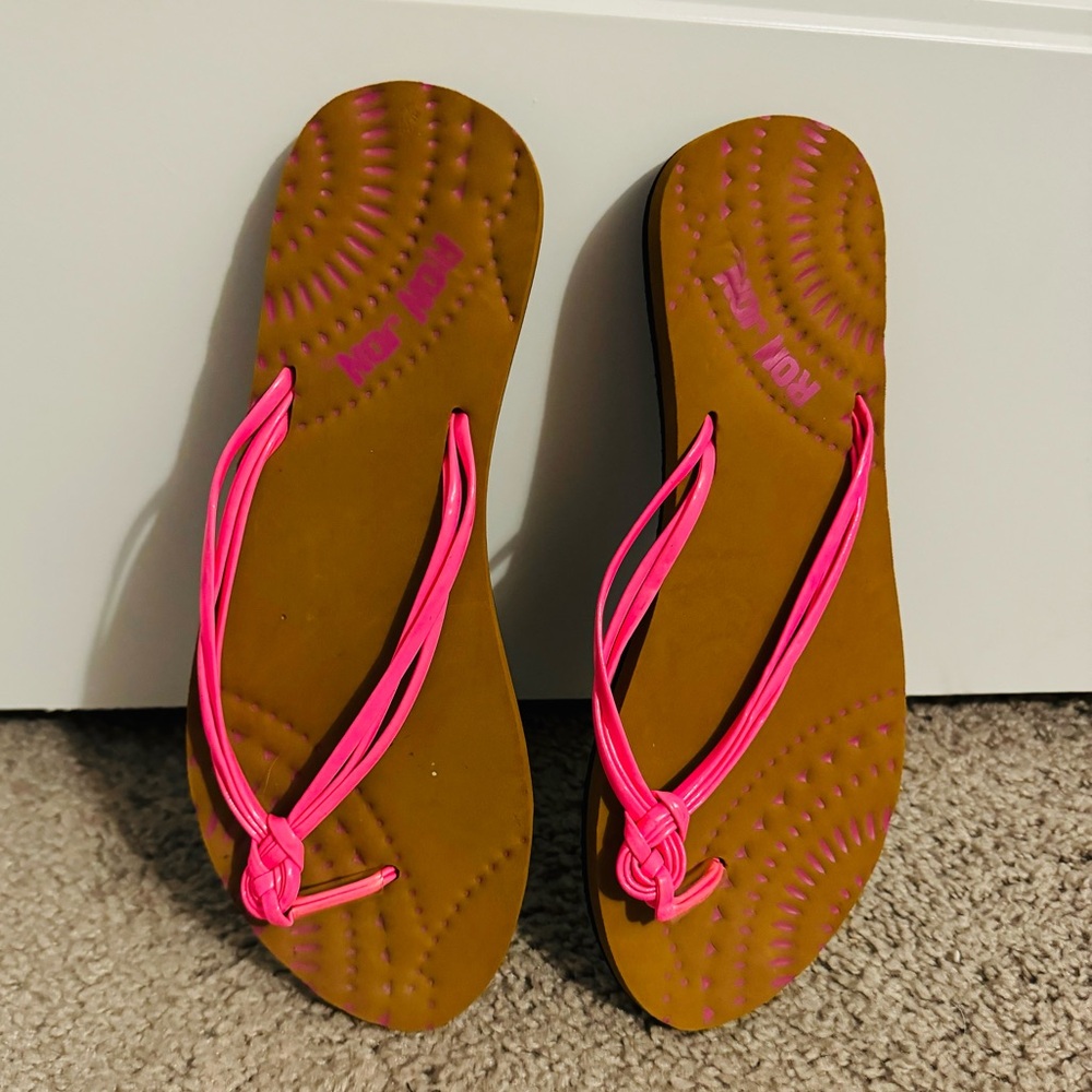 Cool Ron Jon Surf Shop size 7 neon pink thing flip flop sandals women NWOT